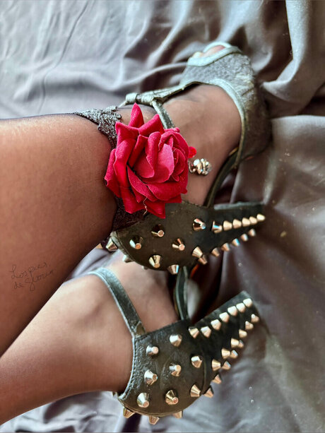 Lospiesdegloria onlyfans sexy