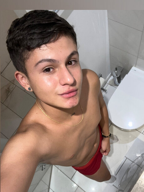 Enzo Gonzalez naked onlyfans