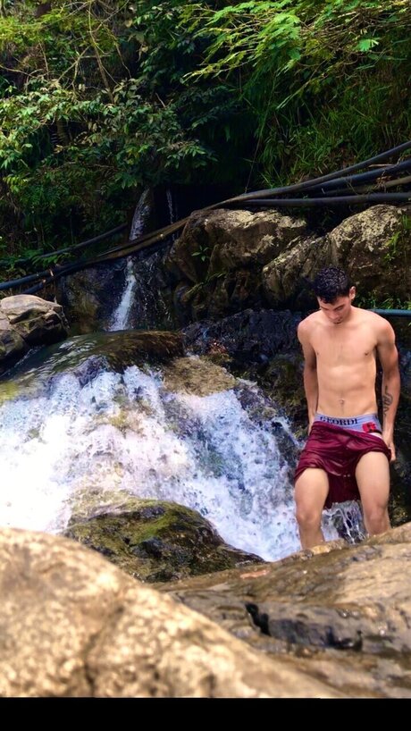 Yunior free only fans