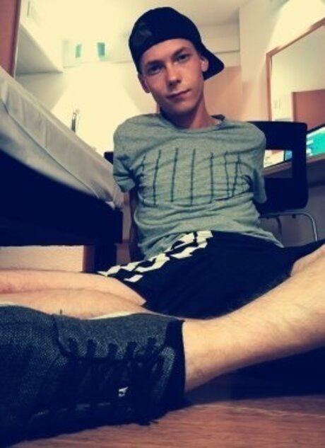 HrnyTwnk boobs onlyfans