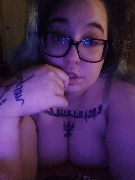 Thebadbitchxx nude only fans