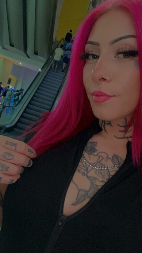 Queen Bee Bitxhes onlyfans archives