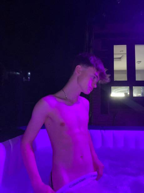 Conner Twink 18_ nude only fans