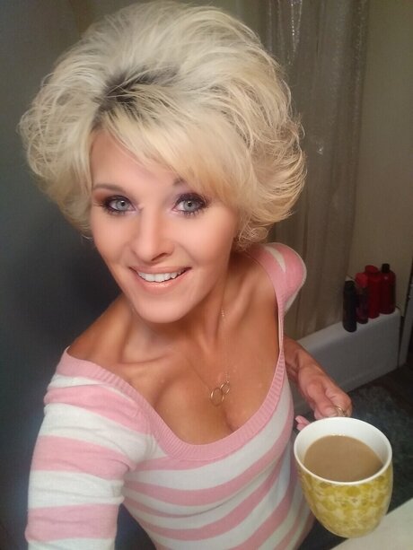 BackwoodsBarbie onlyfans leaked.