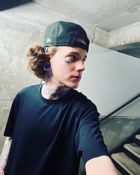 Ian BreakerPM onlyfans nudes