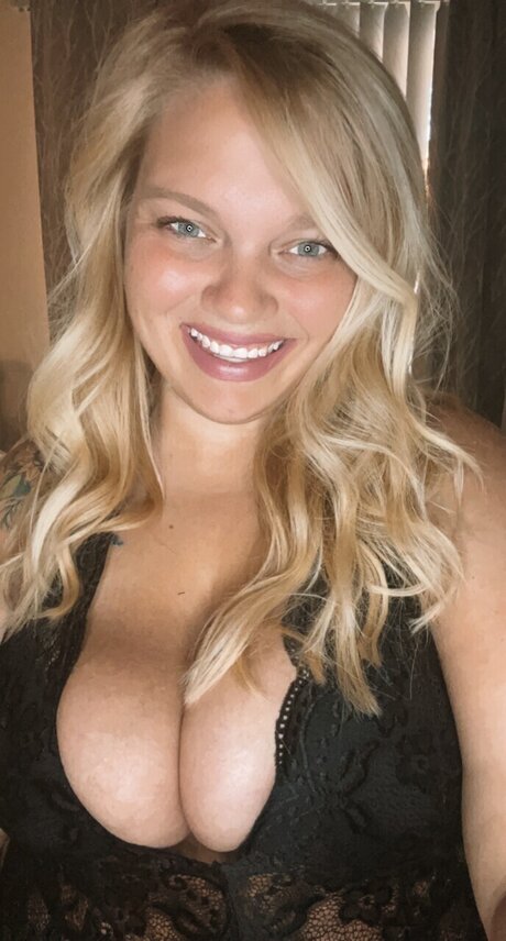 Lindsay Johnson naked onlyfans