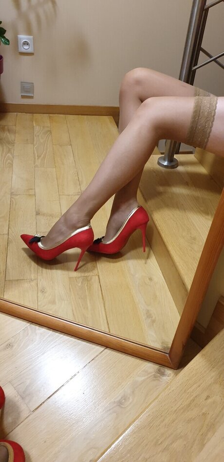 extra legs leaked onlyfans pictures