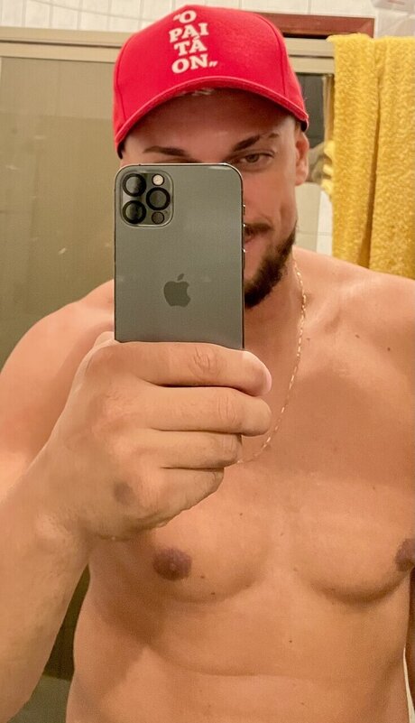 Magr o da Praia onlyfans naked pics