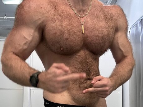 URMUSCLEGOD onlyfans leaked porn