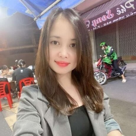 Th y Tr m Nguy n Ng c onlyfans boobs