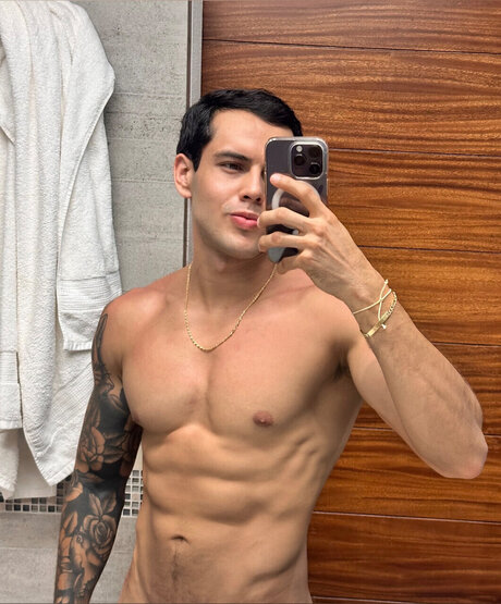 Giovanni Correa onlyfans nudes leaked