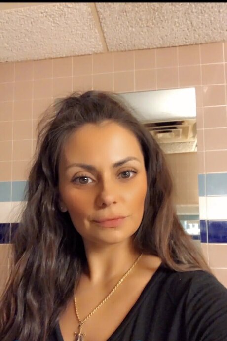 Razzel Dazzel onlyfans striptease