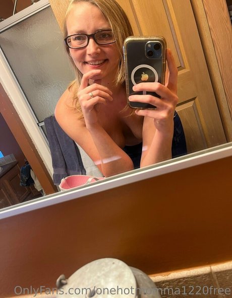 onehotmomma1220free Profile pic