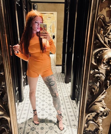 Molly Capper onlyfans strip