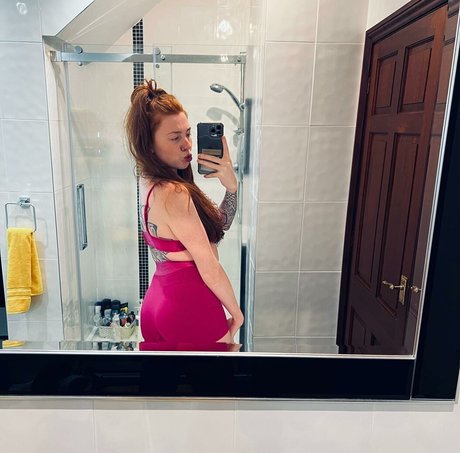 Molly Capper sex onlyfans