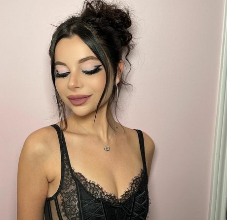 Ellise onlyfans nude pics