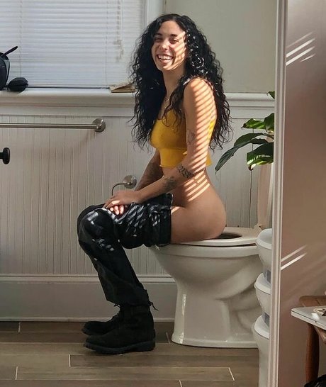 Indigo De Souza onlyfans model