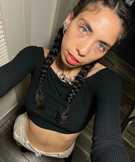 Indigo De Souza only fans photos