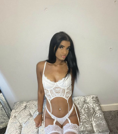 Alisha Romain onlyfans leaks.