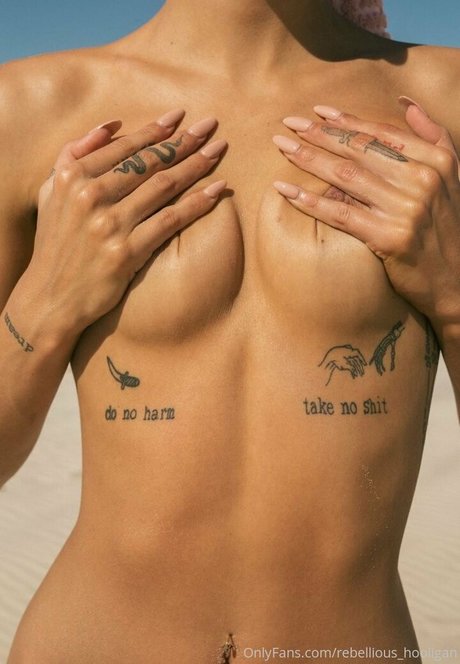 chubby wife onlyfans sexy depiction