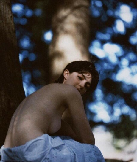 Ella Hunt onlyfans leak xxx