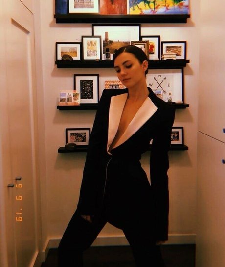 Ella Hunt onlyfans exposed