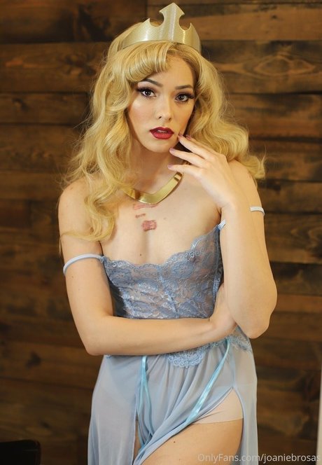 Joanie Brosas onlyfans naked pics
