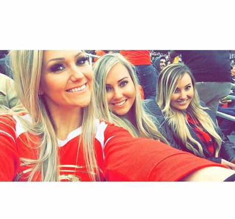 Amber BeIarski onlyfans model photos