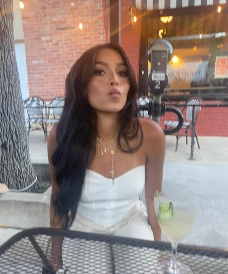 Italia Bradley onlyfans leajs