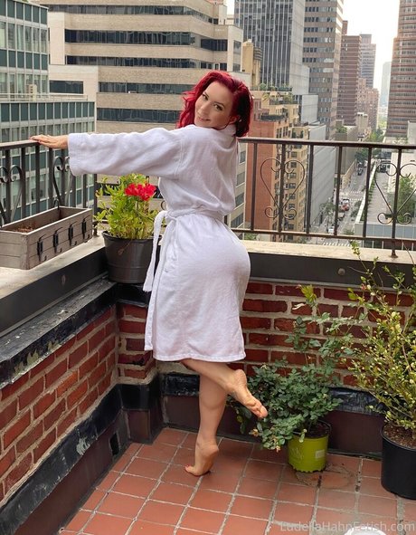 ludellahahn onlyfans nude leaks