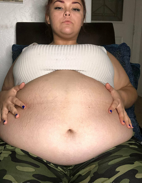 honeywithuhtummy nude on onlyfans