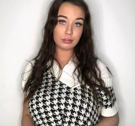 Anna Langley nudes onlyfans