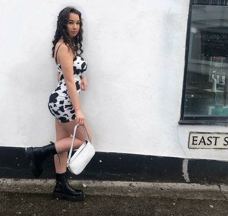 Anna Langley onlyfans leak