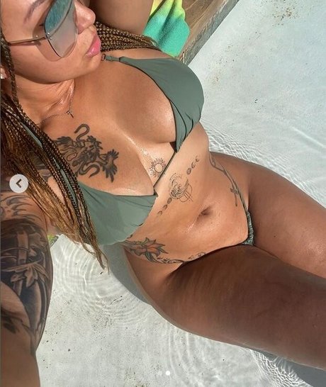 kristinmaried onlyfans pic