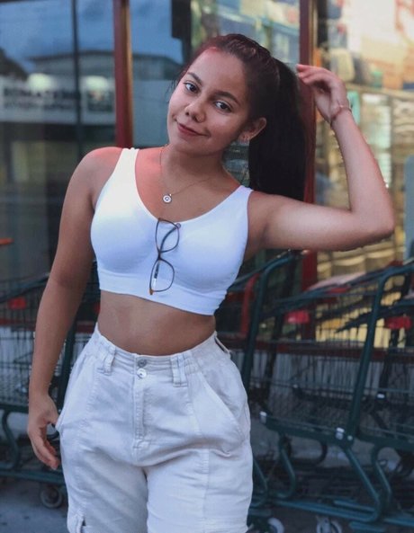 Gretell Flores onlyfans porn leaked