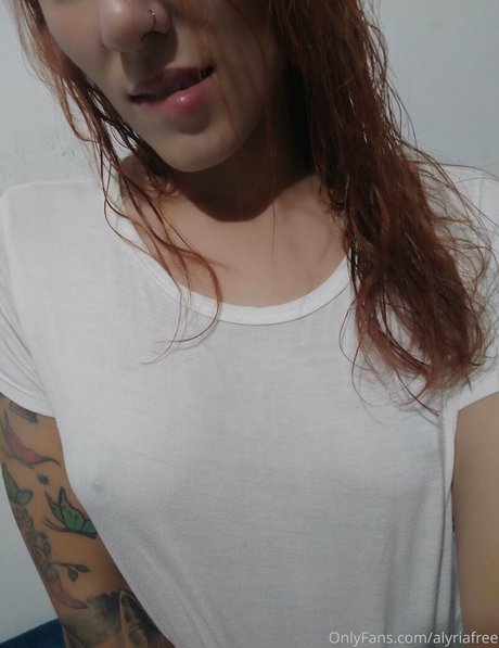 alyriafree onlyfans naked leak