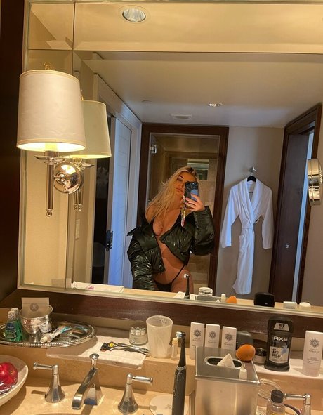 urbbaddy onlyfans porn nude