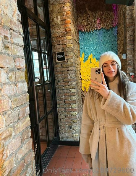 annie minor onlyfans nsfw