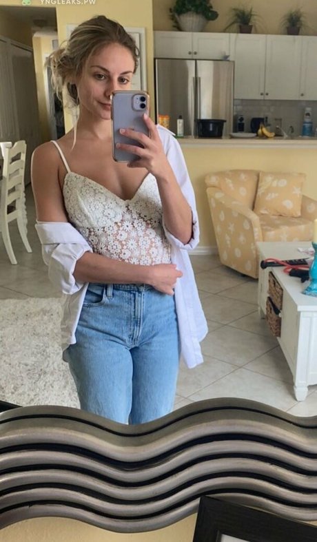 Tarah Kayne nude only fans