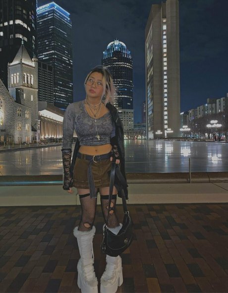 hollyliangg leaked nudes onlyfans