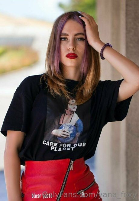 yanafoxy free onlyfans strip