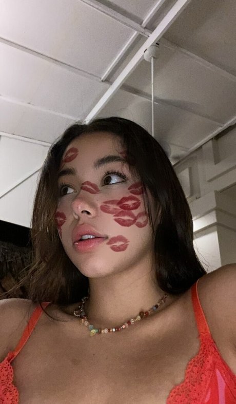 ValeMadrigal 1 nude only fans leaks