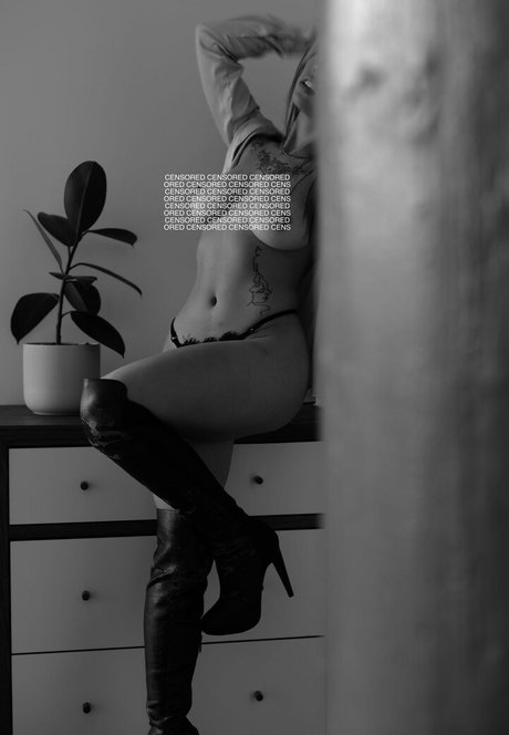 Mikah Tia nude on onlyfans