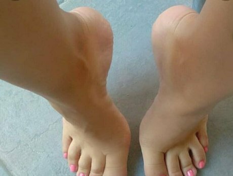 lizziesexifeet onlyfans leak