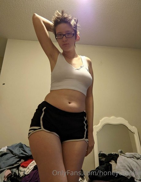 honeycake93 onlyfans pics