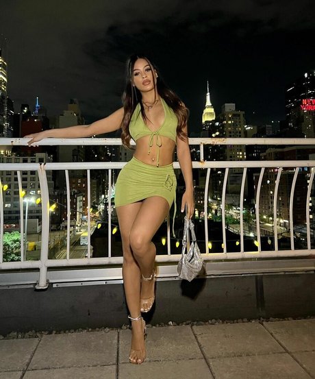 Flor De La Rosa only fans review