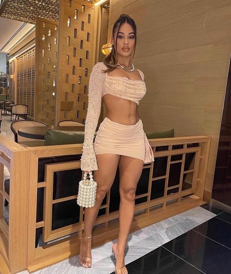 Flor De La Rosa nude onlyfans leak