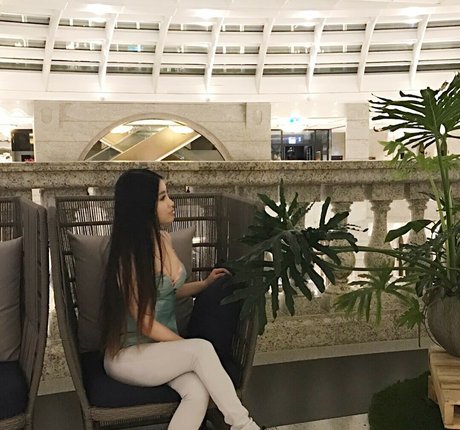 Vivika Babe onlyfans nude pics