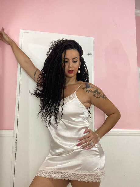 SimoneLimafree onlyfans star