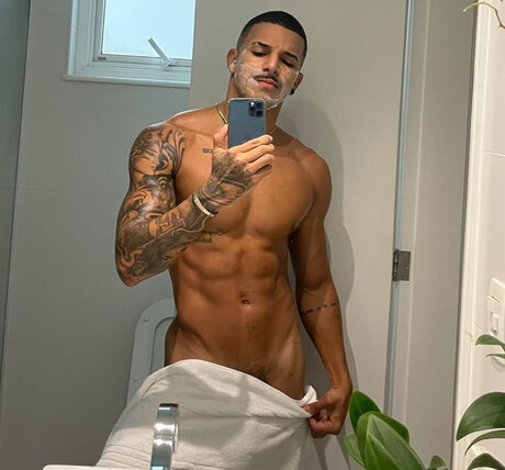 Lenisson B only fans leaks